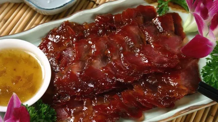 卤水鸡蛋与豆腐：烧腊店里的百搭卤味示例图